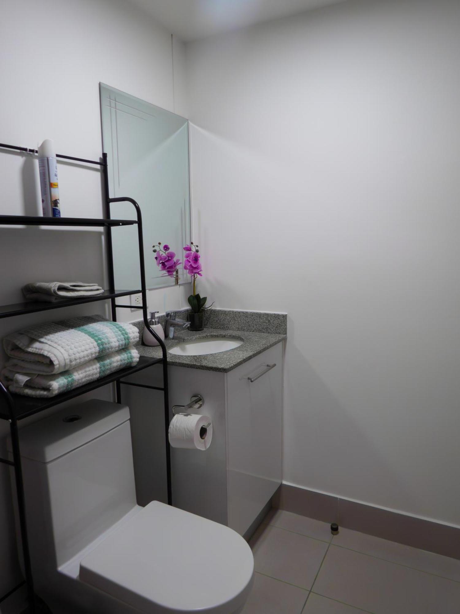 Ifreses, Study Full Equipped Whith Pool, Air- Conditioning, Spectacular View Of The City, Parking With Additional Payment Curridabat Rom bilde