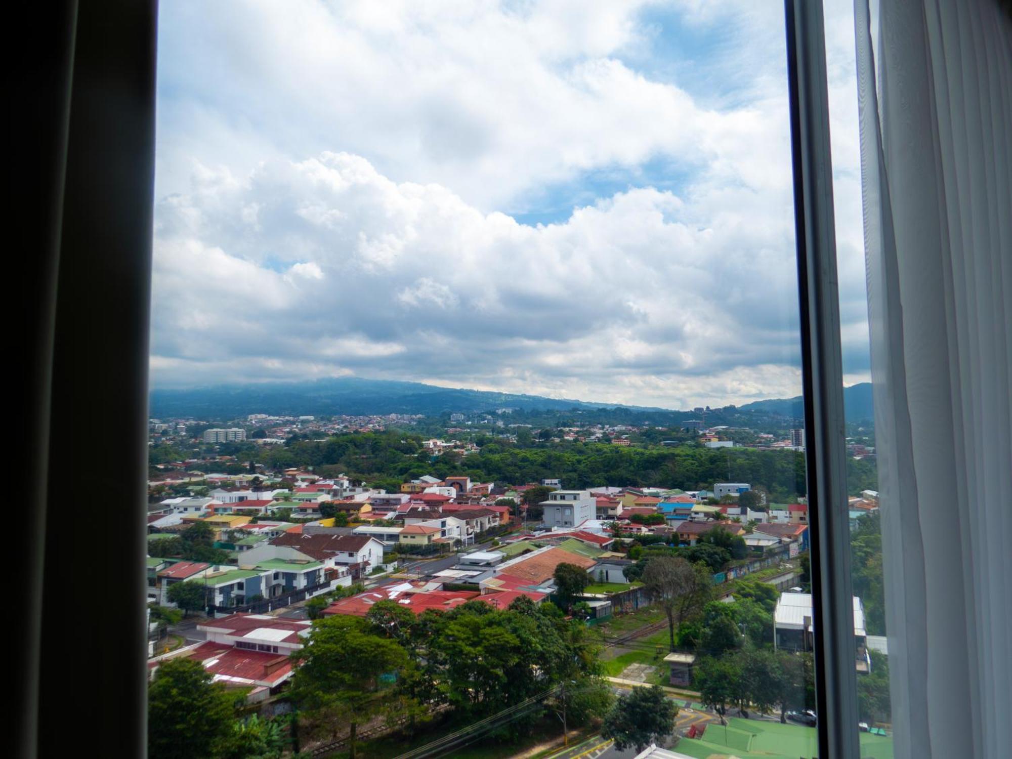 Ifreses, Study Full Equipped Whith Pool, Air- Conditioning, Spectacular View Of The City, Parking With Additional Payment Curridabat Rom bilde